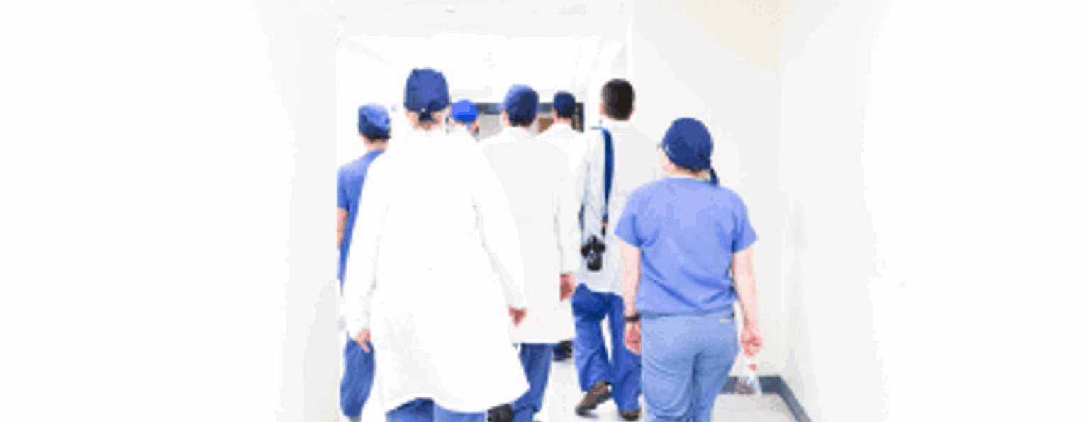 medical-team-corridor-thumb-min.png